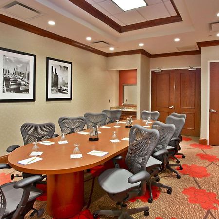 Hilton Garden Inn Chicago/Midway Airport Bedford Park Exterior foto