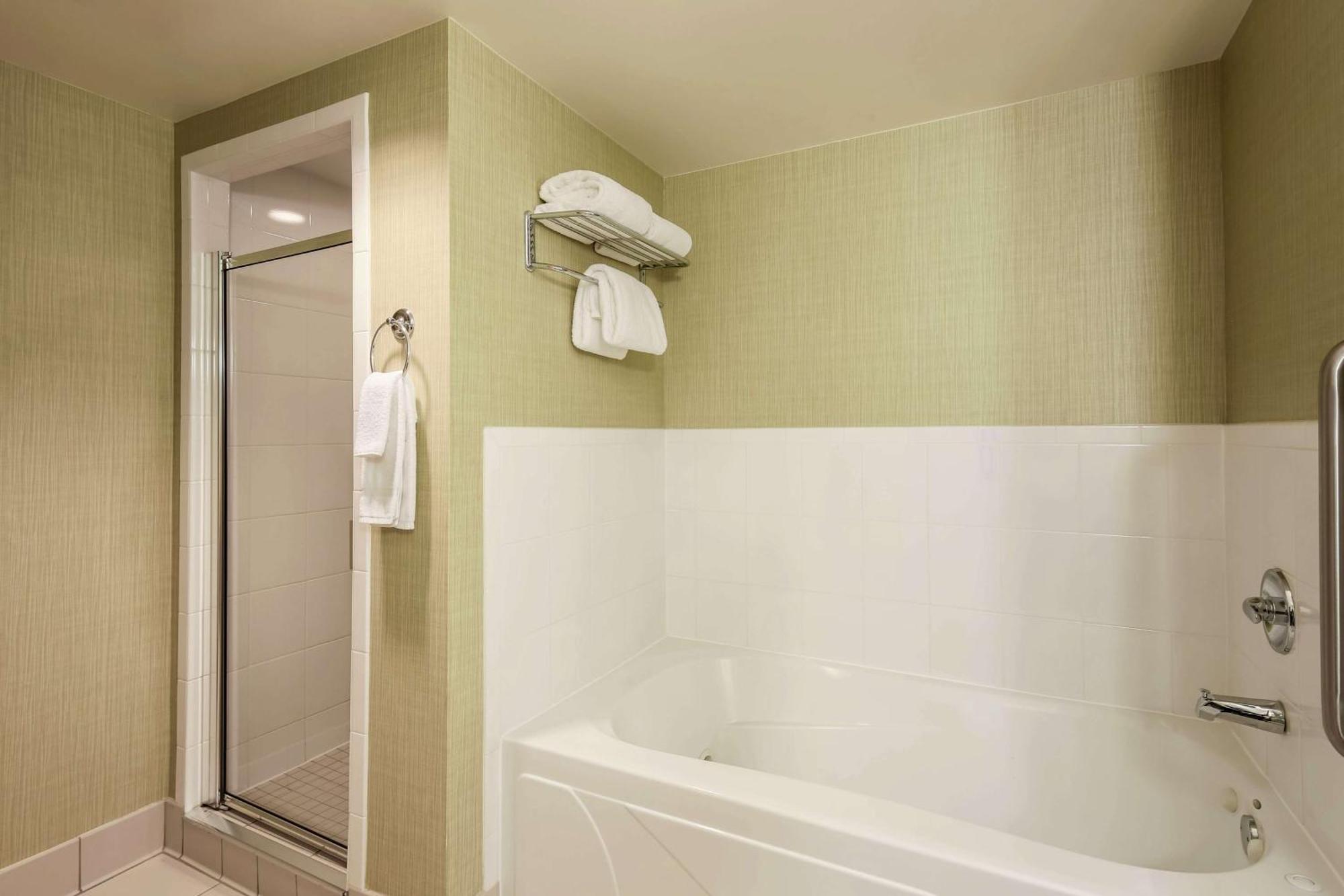 Hilton Garden Inn Chicago/Midway Airport Bedford Park Exterior foto